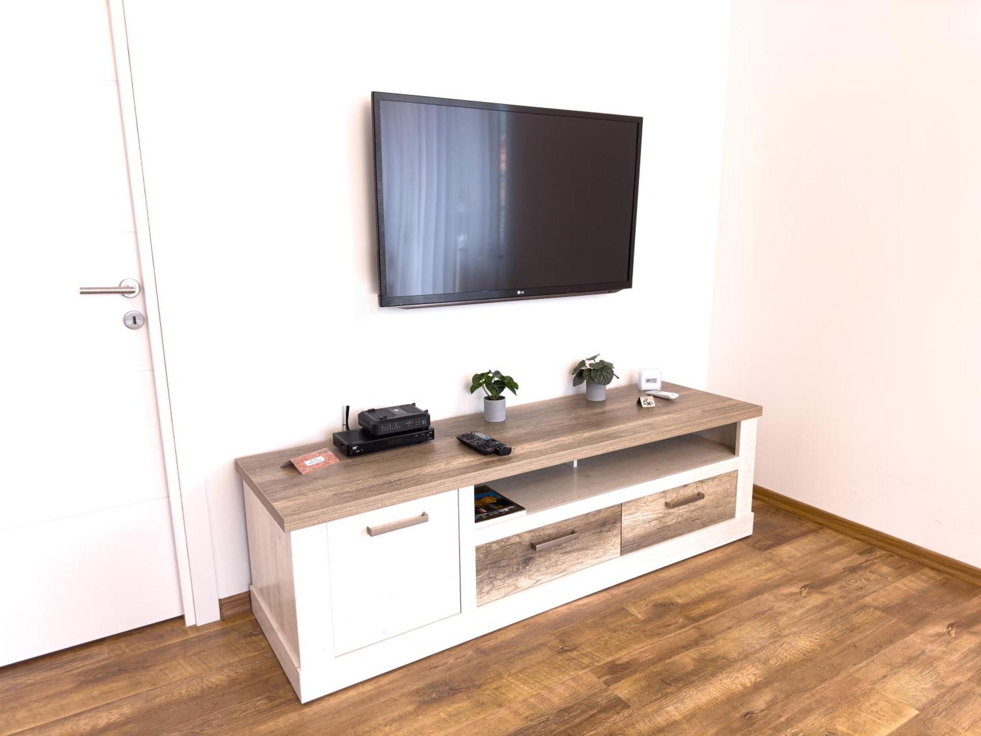 Luxurious And Cosy Brick Apartment - Free Private Parking SJJ Buitenkant foto