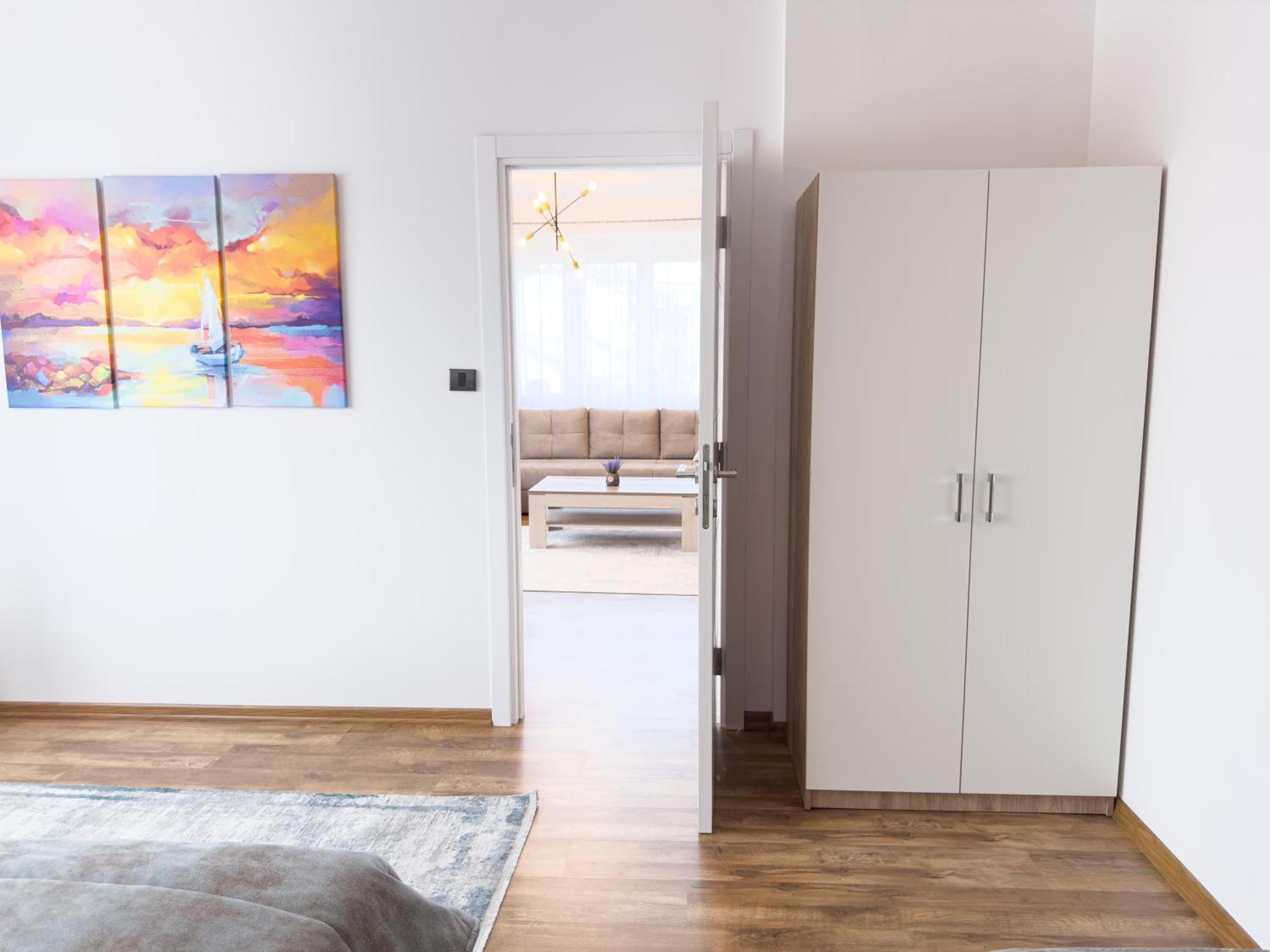 Luxurious And Cosy Brick Apartment - Free Private Parking SJJ Buitenkant foto