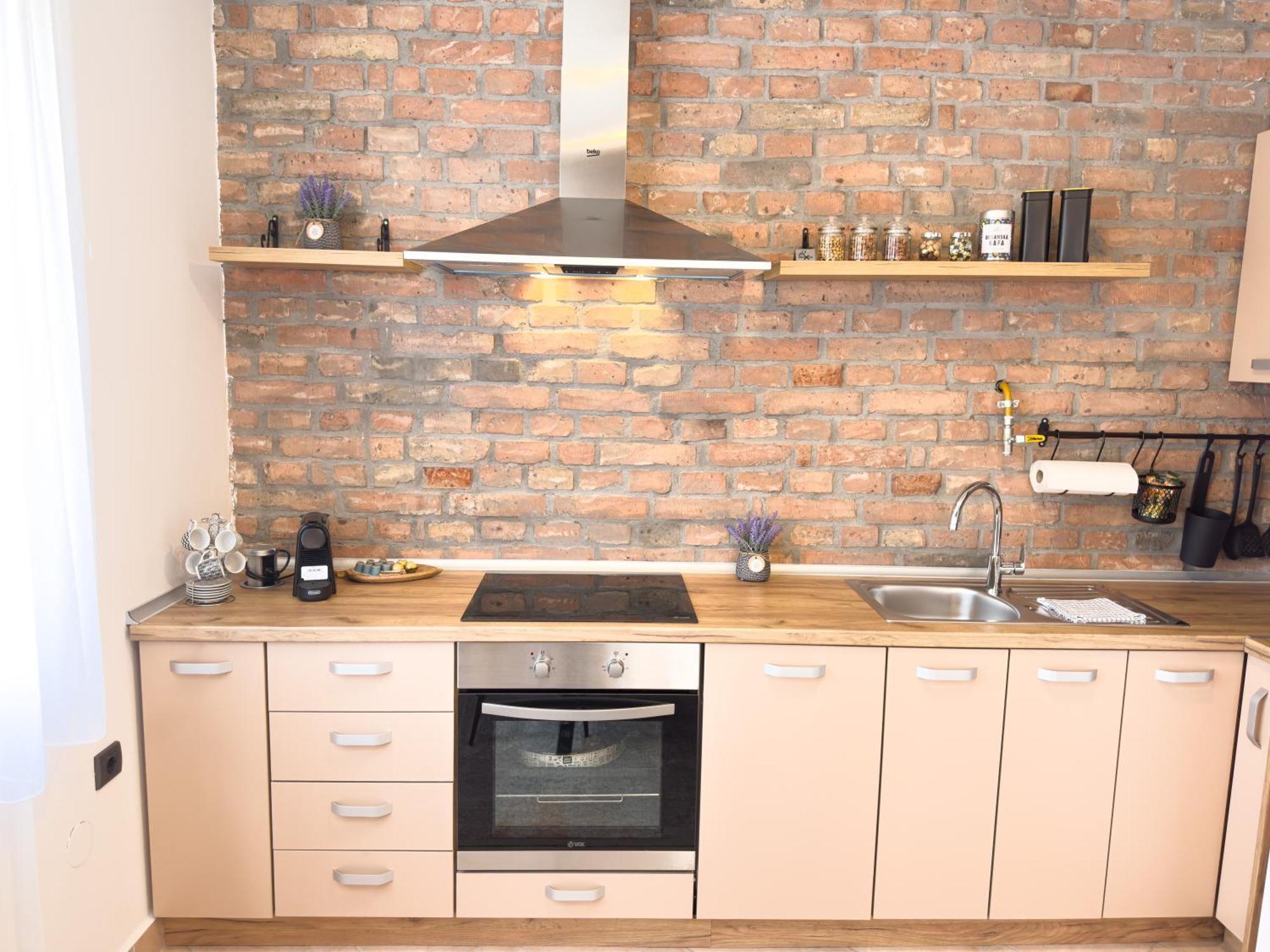 Luxurious And Cosy Brick Apartment - Free Private Parking SJJ Buitenkant foto