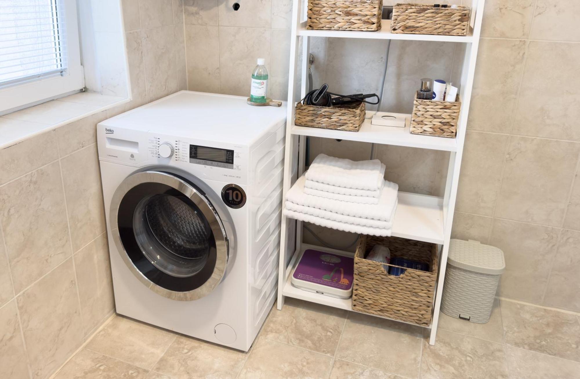Luxurious And Cosy Brick Apartment - Free Private Parking SJJ Buitenkant foto