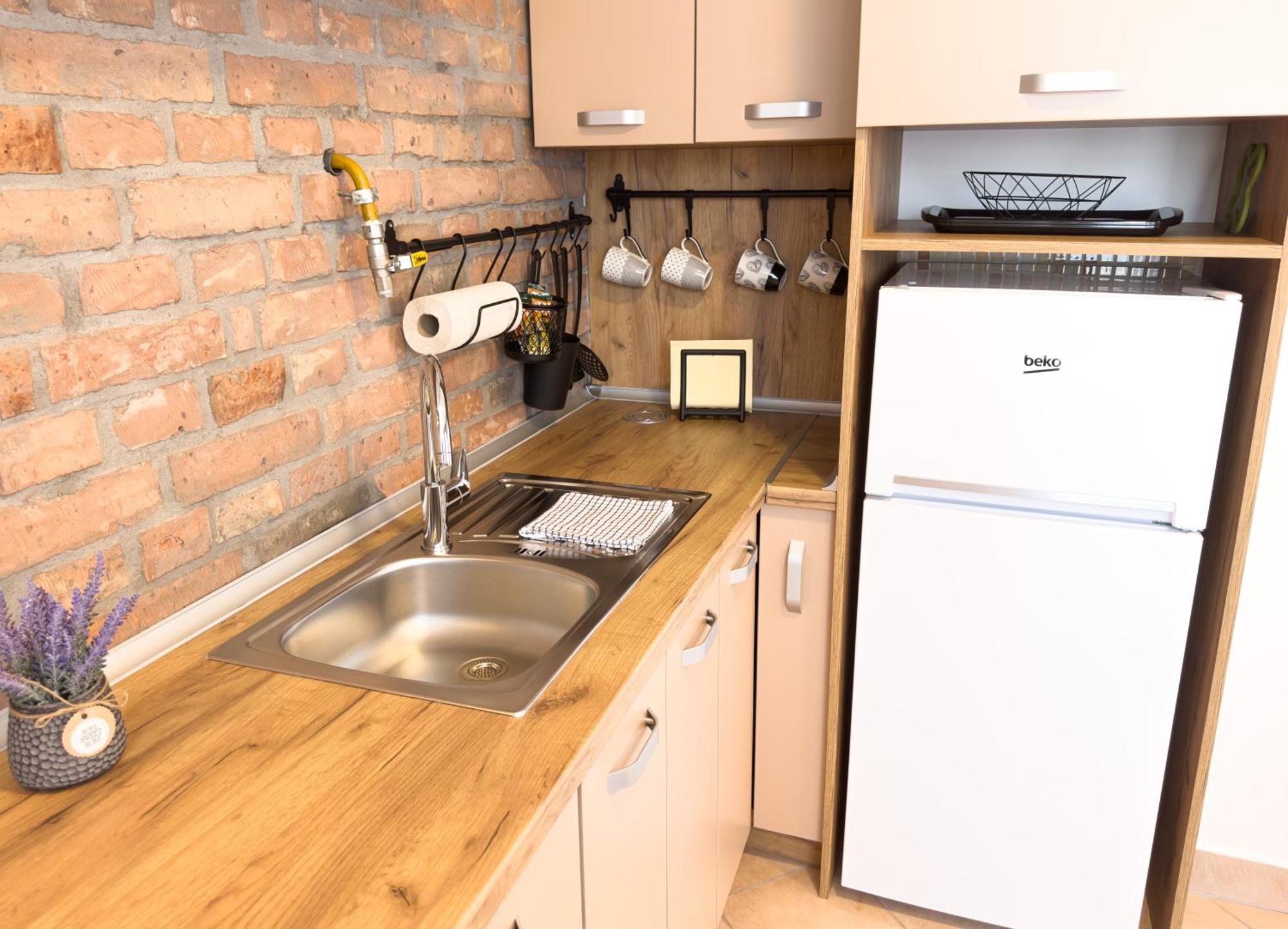 Luxurious And Cosy Brick Apartment - Free Private Parking SJJ Buitenkant foto